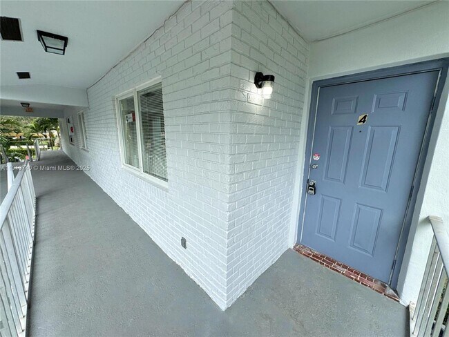 Building Photo - 10601 NW 45th St