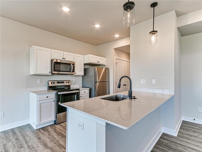 Building Photo - 6942 Bluebell Ct