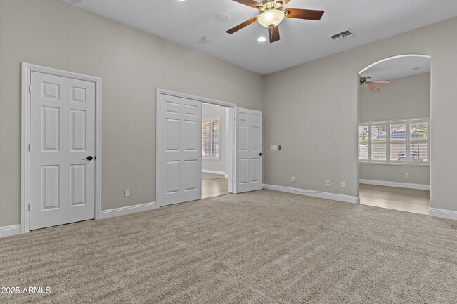 Building Photo - 9733 W Hedge Hog Pl