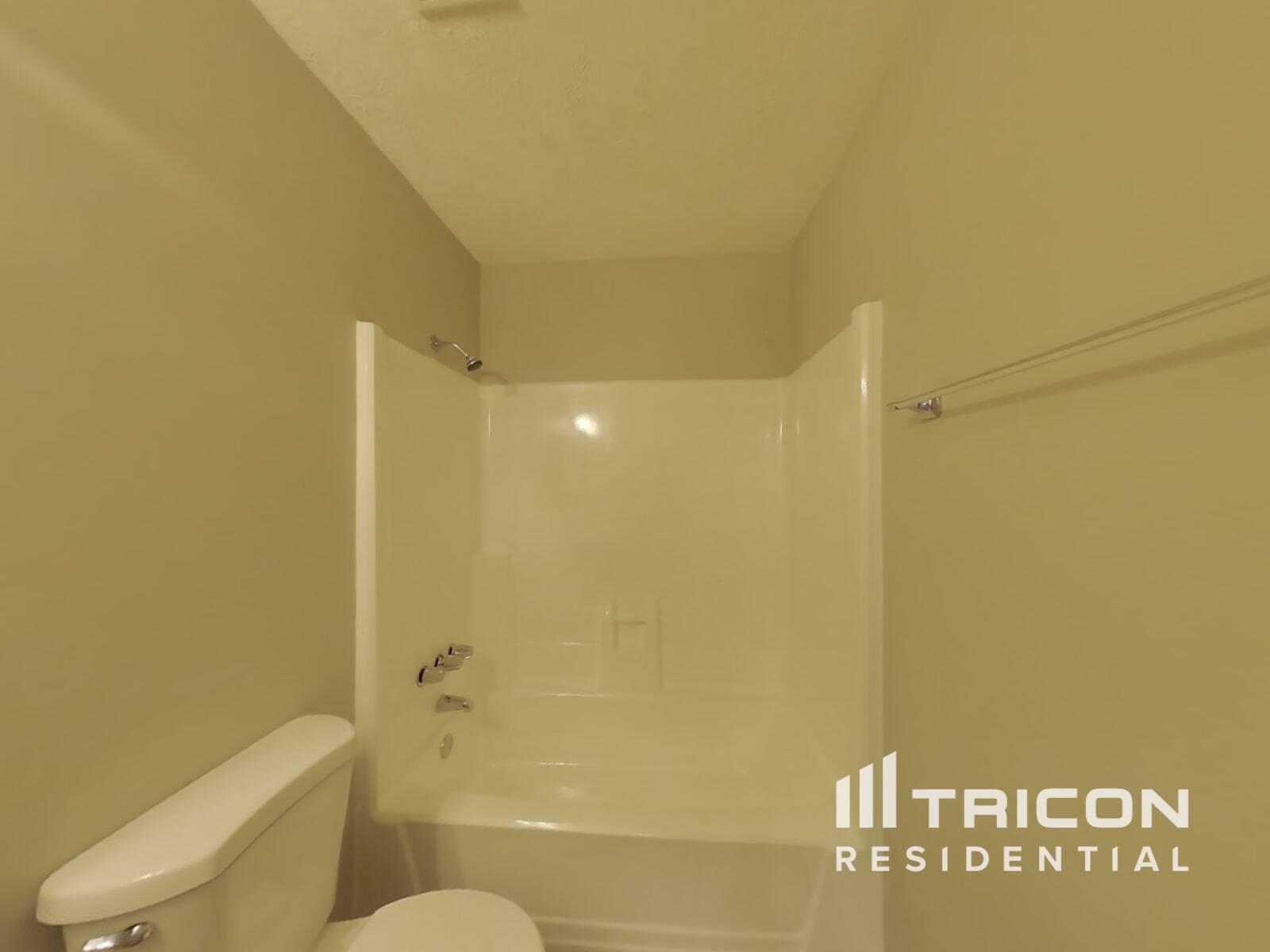 Building Photo - 362 Park Ct N