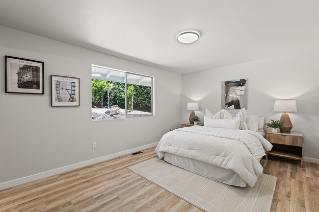 Building Photo - 13726 SE 24th St