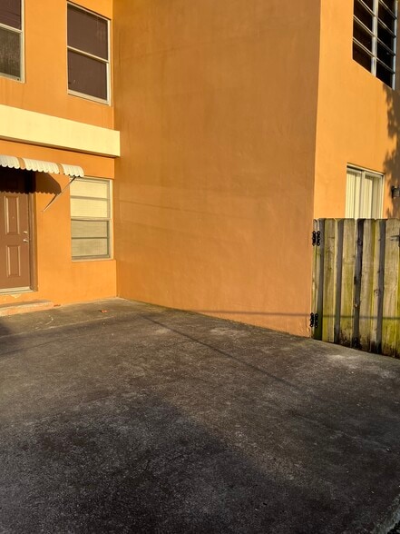 Building Photo - 7150 SW 22nd St