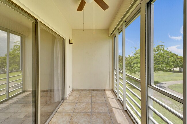 Building Photo - 2430 SW 81st Ave