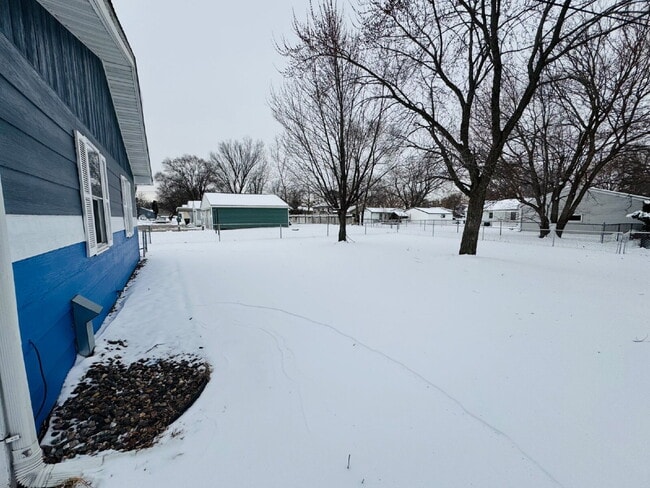 Building Photo - 5626 6th St NE