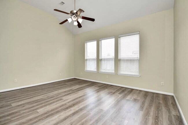 Building Photo - 6315 Bain Dr