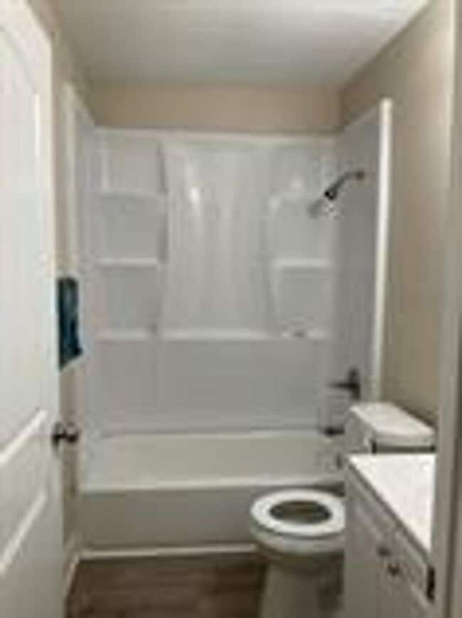 Building Photo - House for Rent