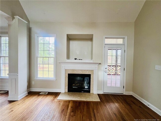 Building Photo - 96 Lamplighter Way