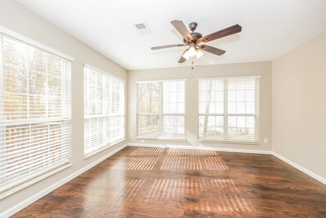 Building Photo - 317 Hunters Chase Dr