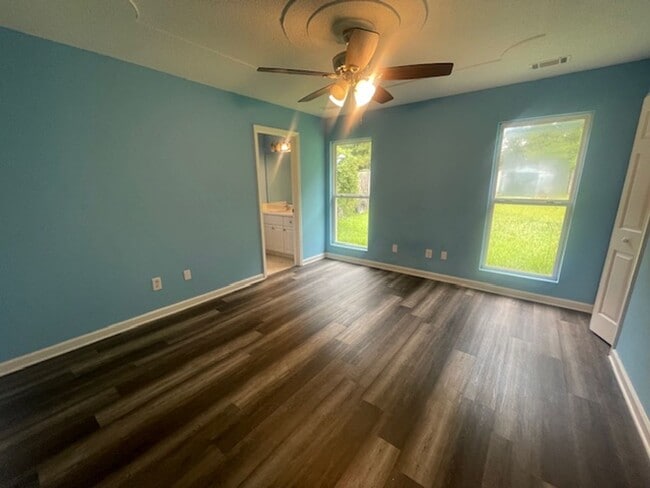 Building Photo - 4723 Laural Oak Dr
