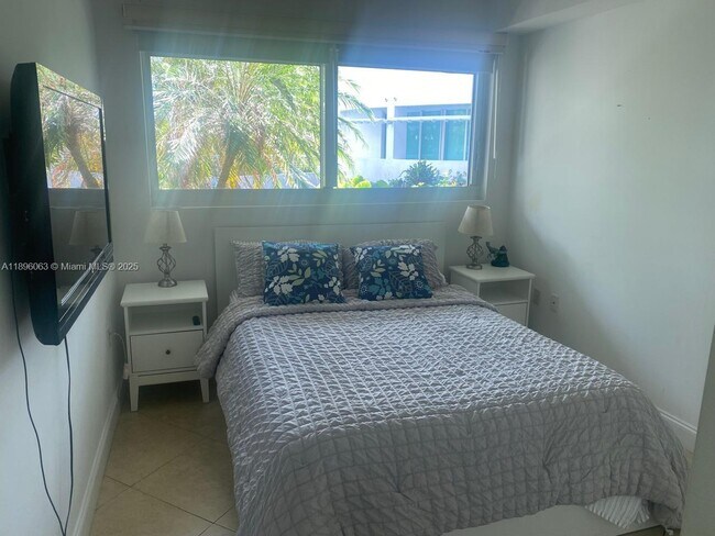 Building Photo - 6580 Indian Creek Dr