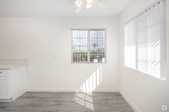 2BR, 2BA - 950SF - Dining Room - 875 N. Olive St.