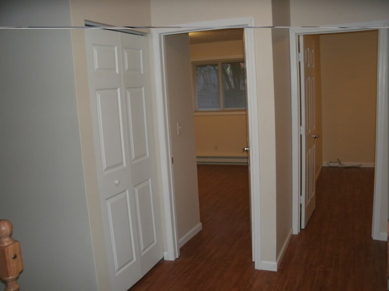 Building Photo - 3850 Sutherland Ave