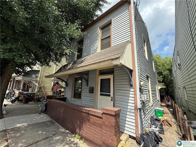 Building Photo - 735 N Front St