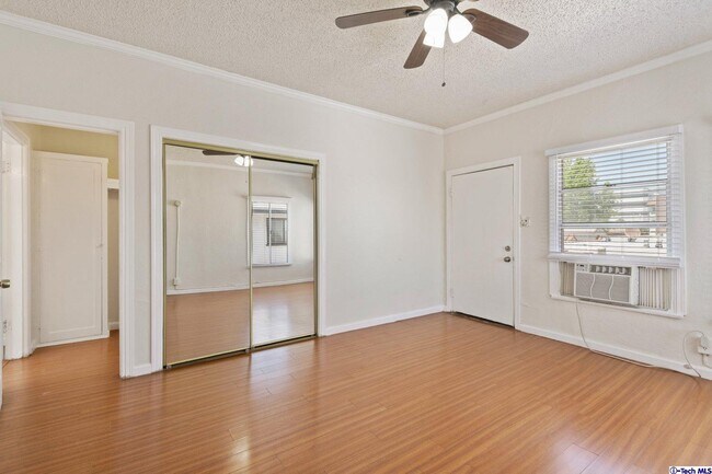 Building Photo - 318 E Palmer Ave