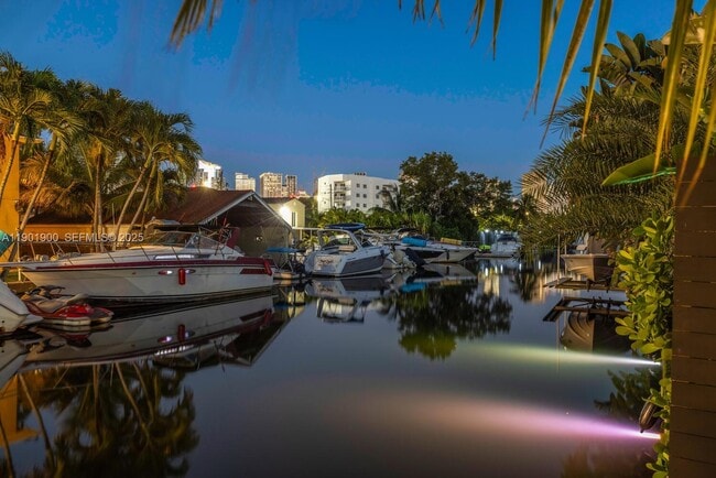 Building Photo - 901 NW 7th Street Rd