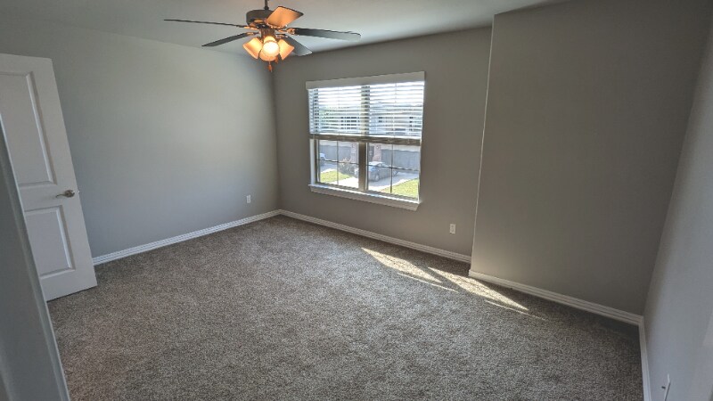Building Photo - 2649 S Kilimanjaro Way