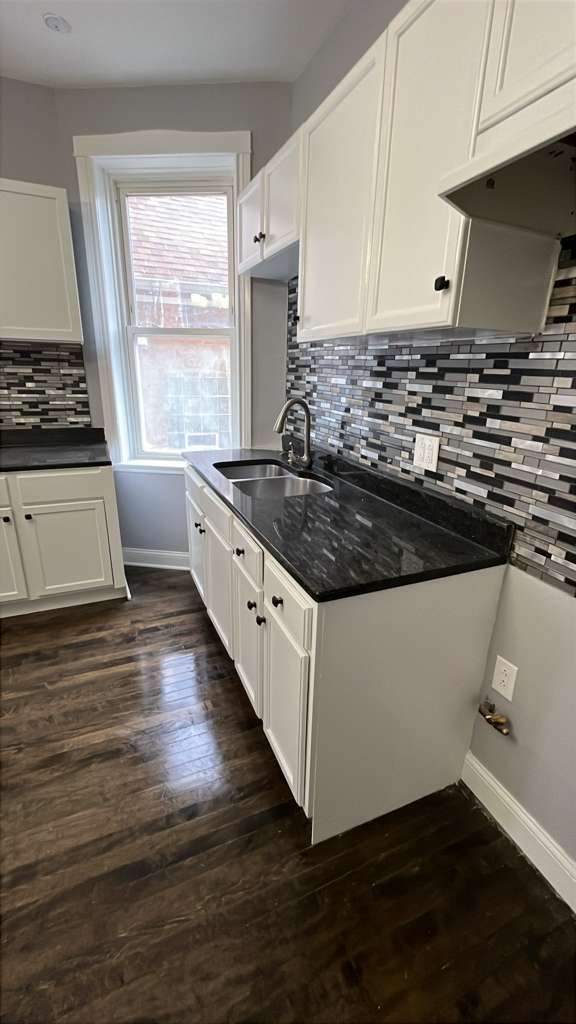 Building Photo - 2311 S Central Ave