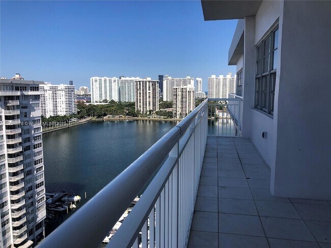 Building Photo - 18041 Biscayne Blvd