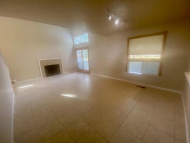 Building Photo - Three Bedroom Two and a Half Bath Home in the South Reno Crystal Lake Area