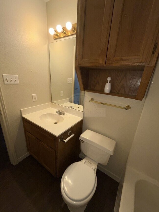 Building Photo - 2005 Windward Dr