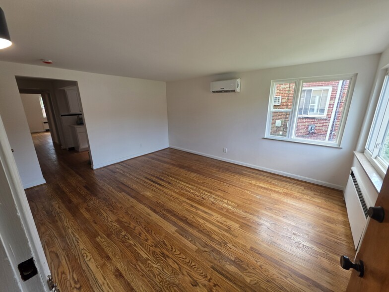 Building Photo - 3911 E Gatewood Ln