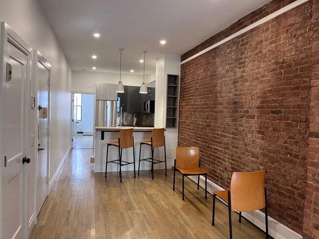 Building Photo - 259 12th St