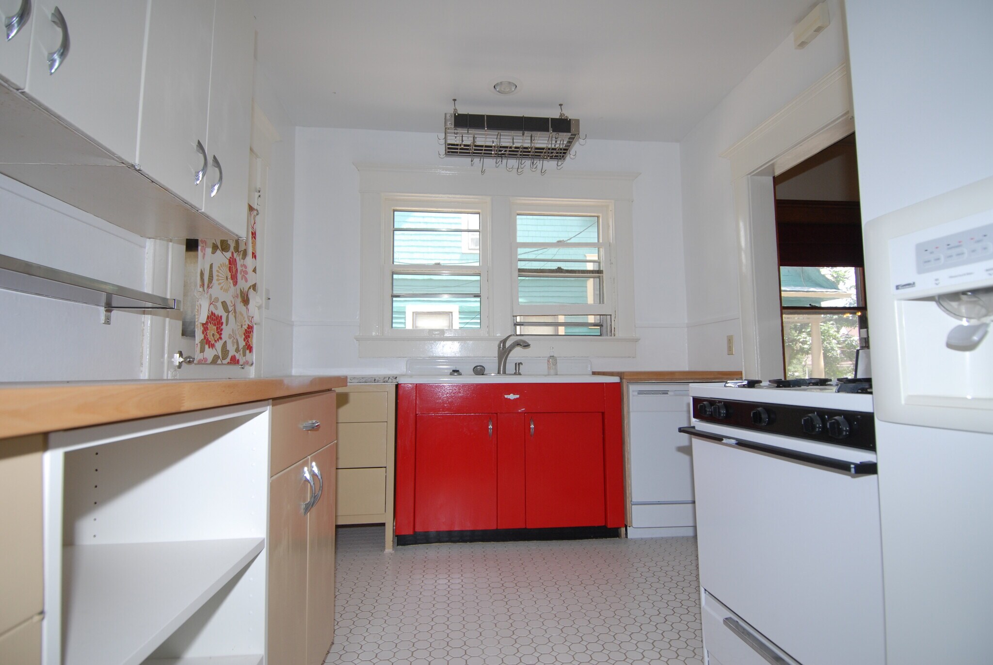 KITCHEN - 306 E Cache La Poudre St
