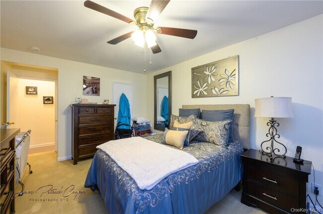 Building Photo - 5 Sadore Ln