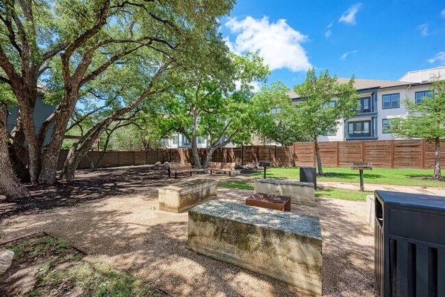 Building Photo - 10201 Cienega Cove