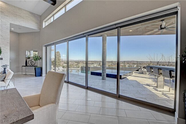 Building Photo - 6300 Clovis Point St