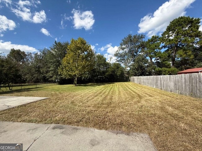 Building Photo - 240 Deerwood Dr