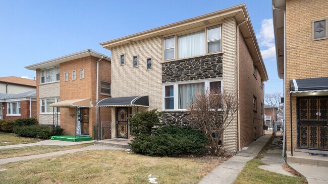 Primary Photo - 7441 S Rockwell St