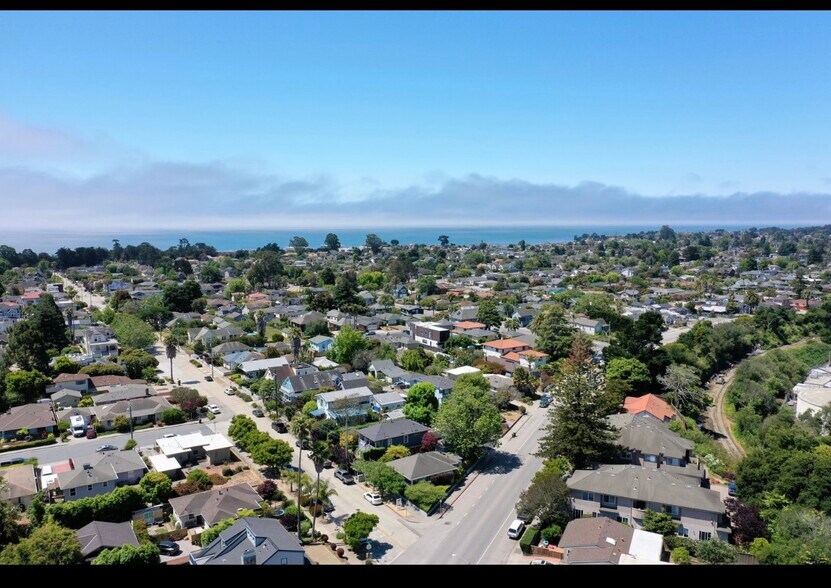 Building Photo - 713 Lighthouse Ave