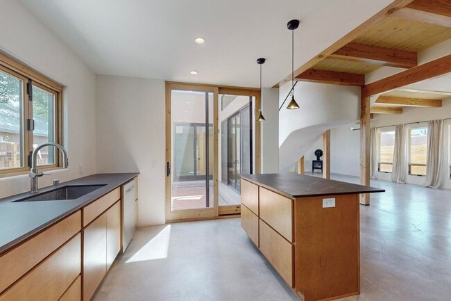 Building Photo - North Valley Fabulous 2018/sf 2 Bedroom  2.5 Bath  with Garage
