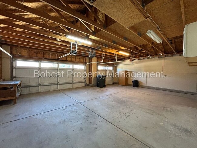 Building Photo - 2963 Hot Springs Dr