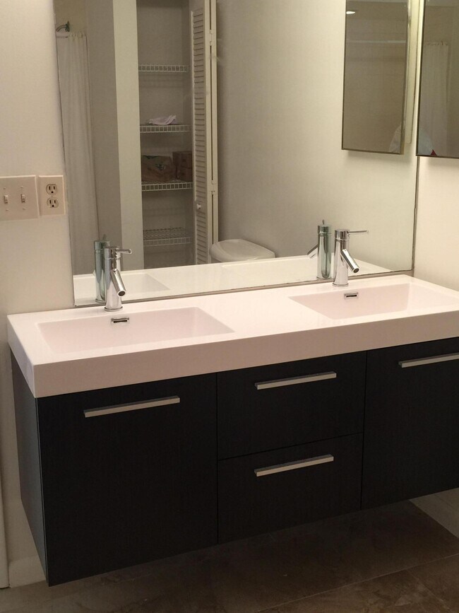 Building Photo - 6654 Villa Sonrisa Dr