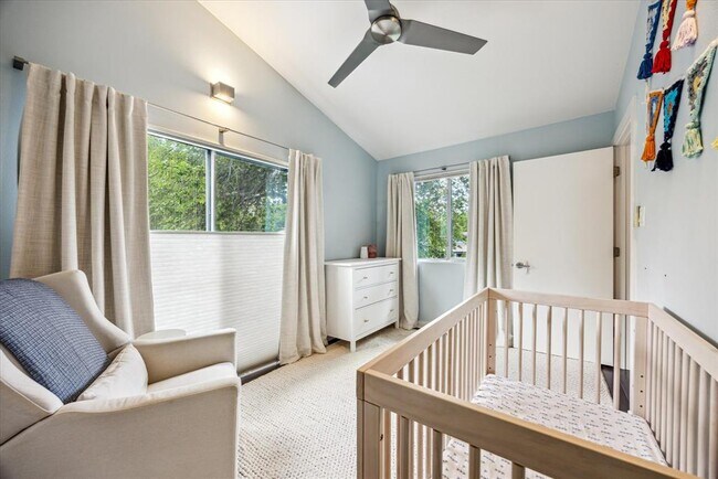 Building Photo - 207 Caney St