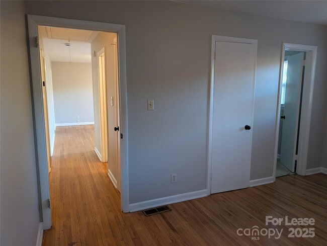 Building Photo - 448 E John St