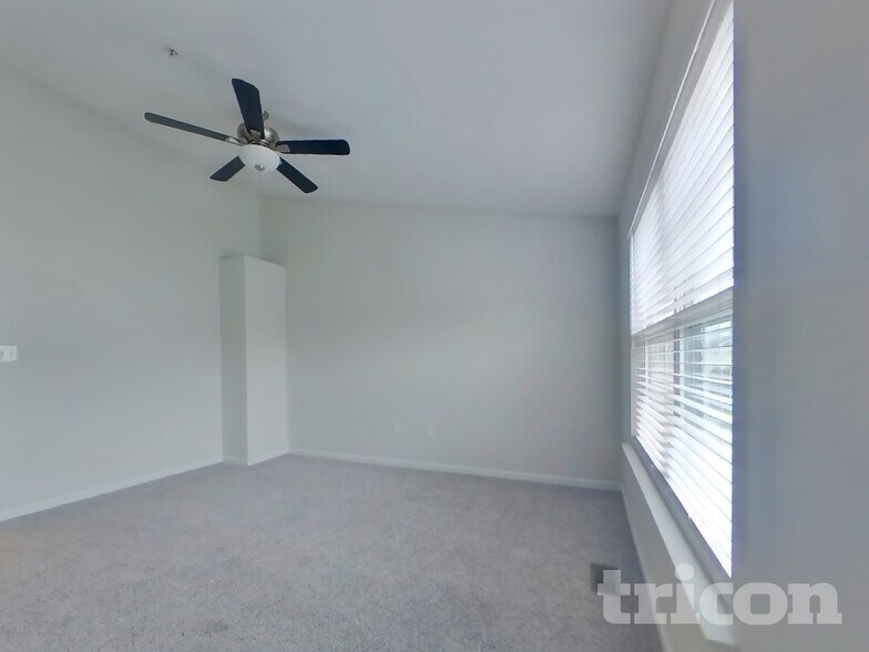 Building Photo - 10721 Esprit Pl