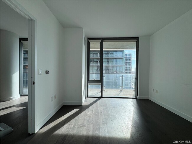 Building Photo - 131-03 40th Rd