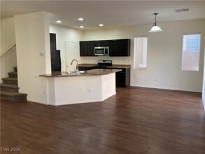 Building Photo - 9532 Knopfler Ln