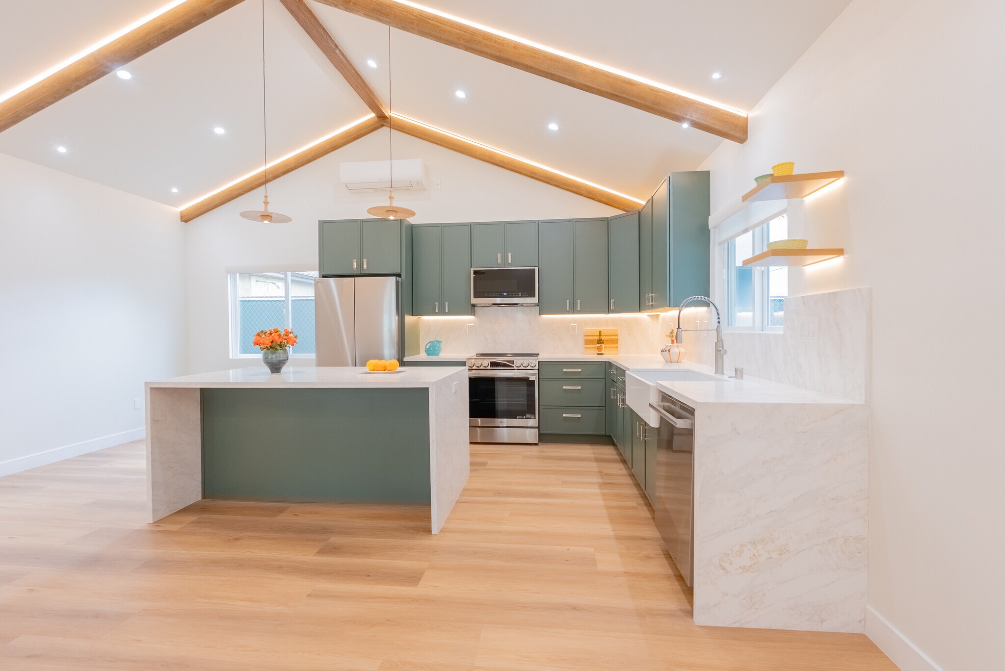 Kitchen - 14902 Hesby St