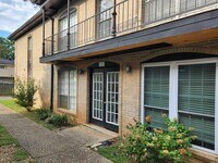 Building Photo - 1601 N Bryant St