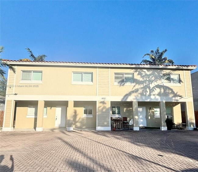 Building Photo - 820 NW 2nd Ave