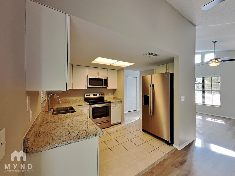 Building Photo - 7830 Seasons Ln