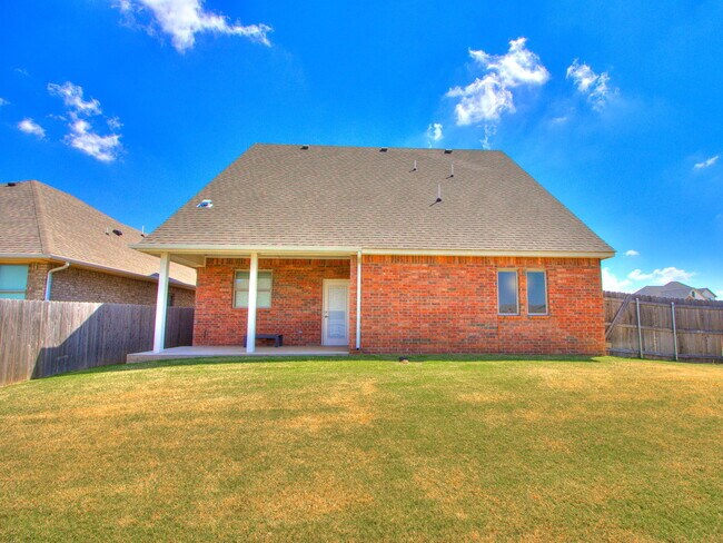 Building Photo - 1463 Hickory Trl