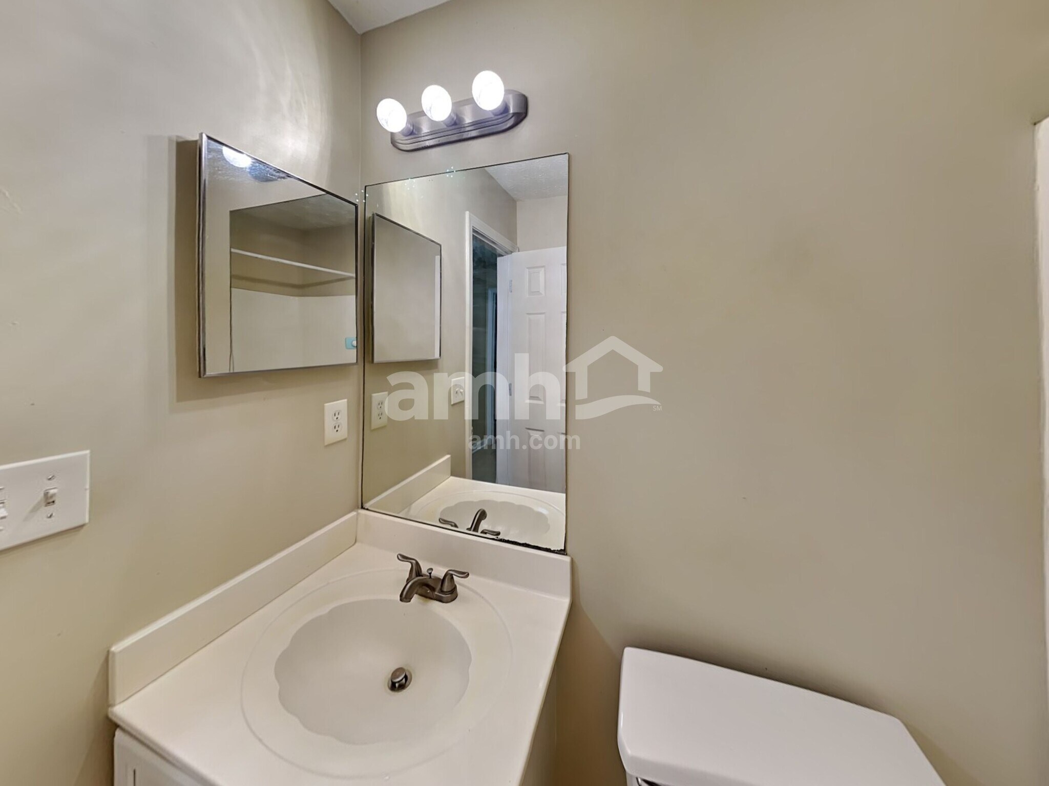 Building Photo - 2279 Halcyon Way