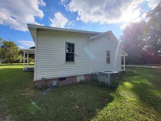 Building Photo - 1474 Neighbors Rd