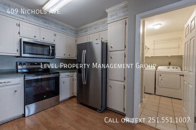 Building Photo - 409 Nichols Ave