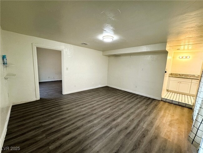 Building Photo - 1871 Shadow Mountain Pl